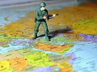 فلسفة ما بعد الاستعمار بين التفكيك وإعادة إنتاج السيطرة